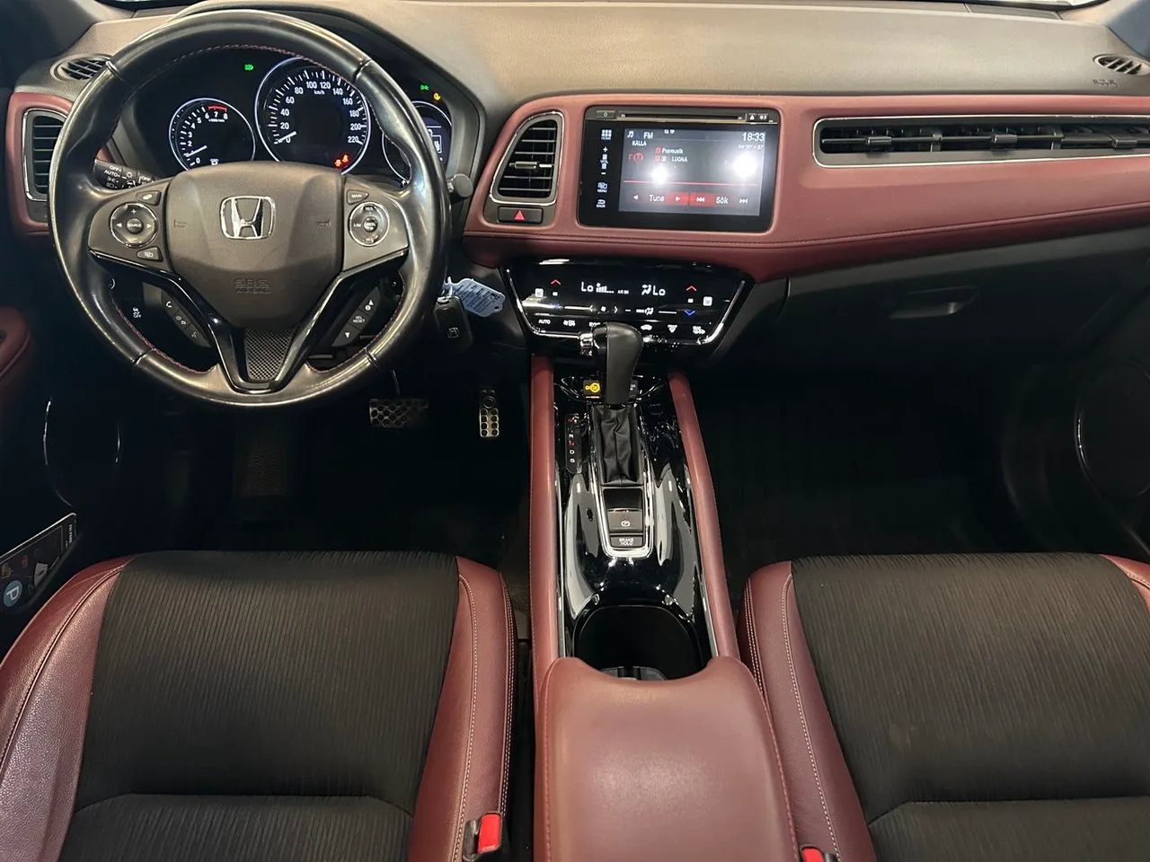 Vehicle image 11