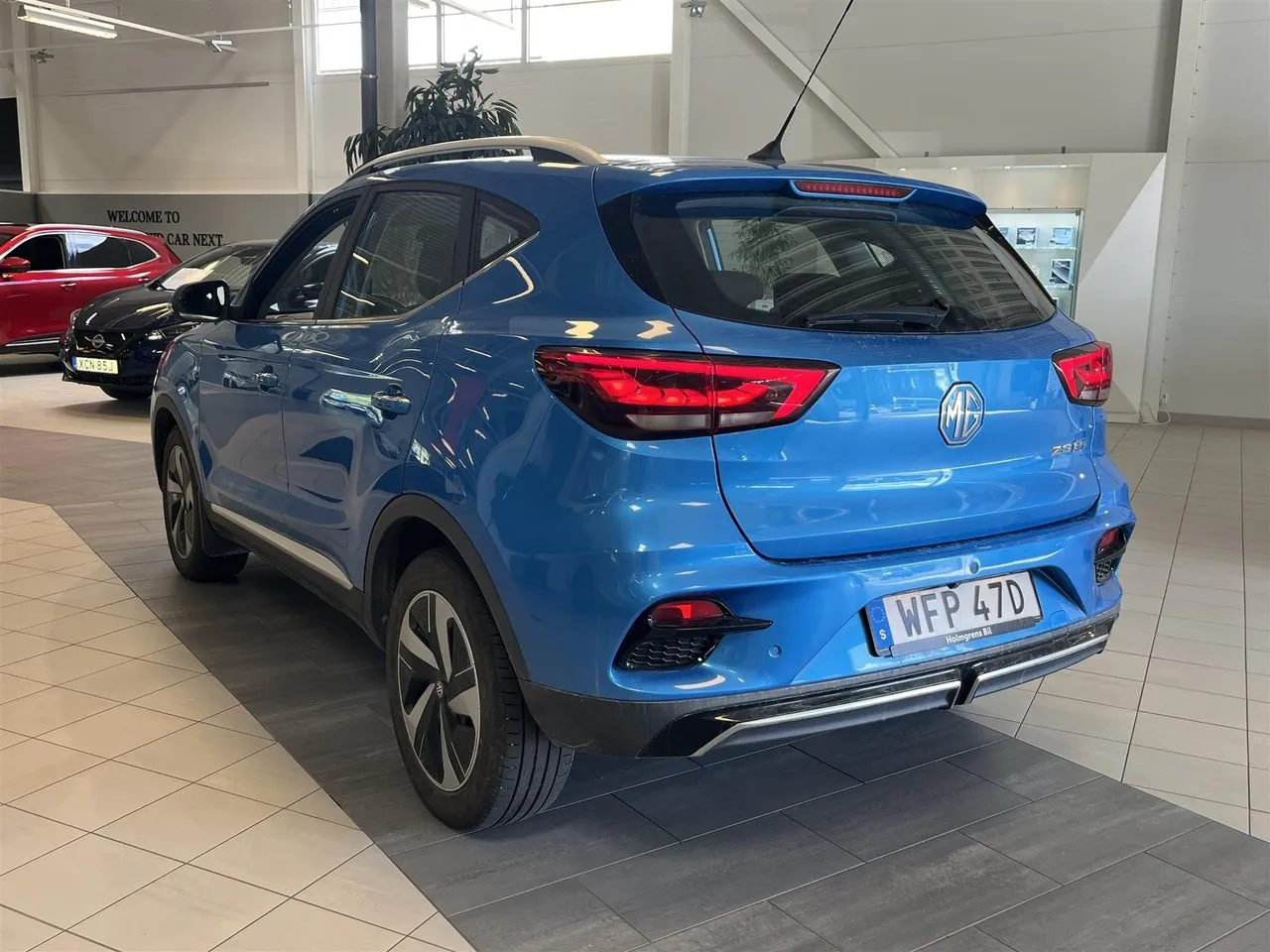 Vehicle image 5