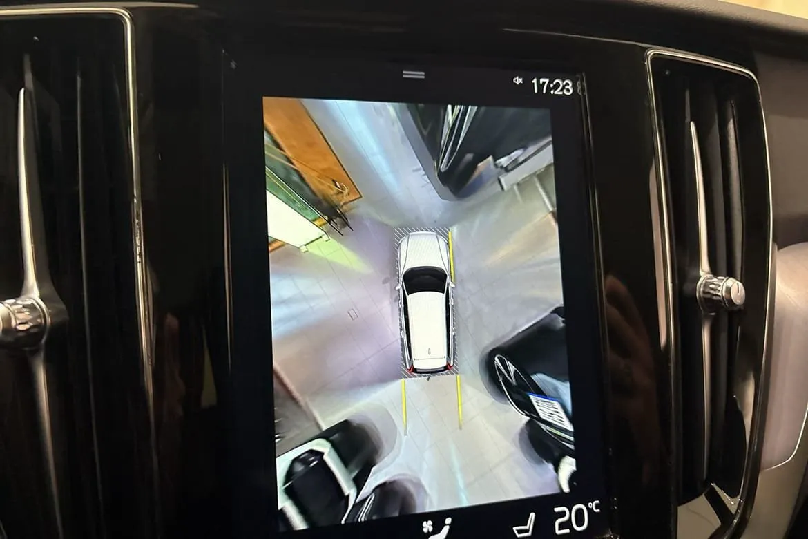 Vehicle image 18