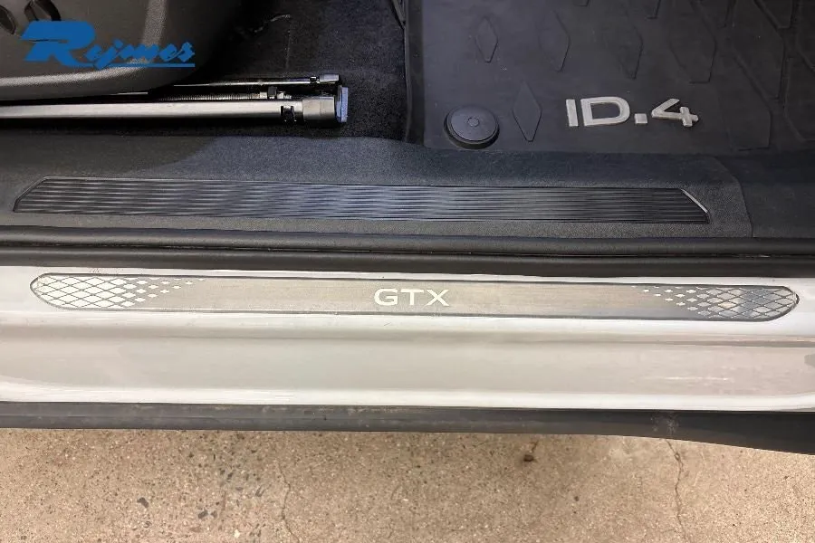 Vehicle image 22