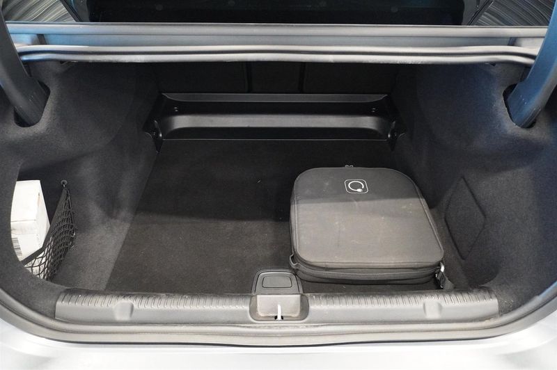 Mercedes EQE350 bild 8