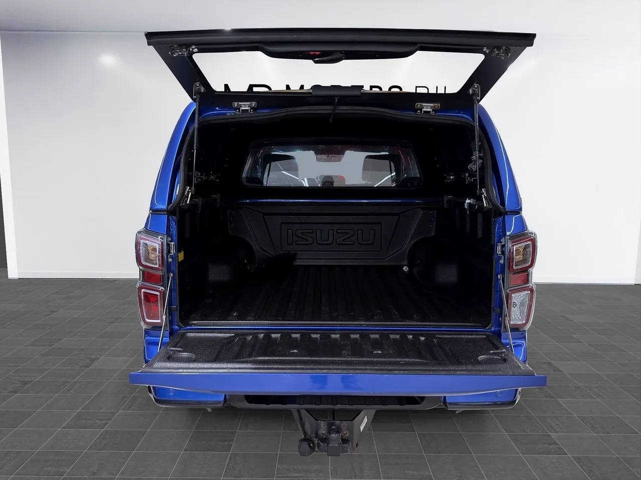 Vehicle image 15