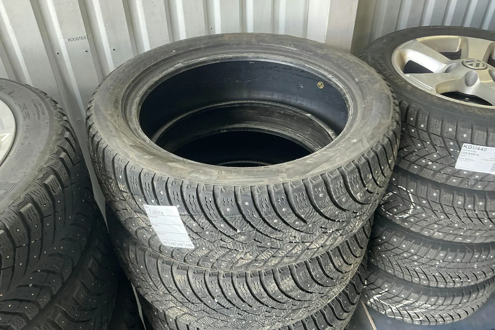 Vehicle image 14