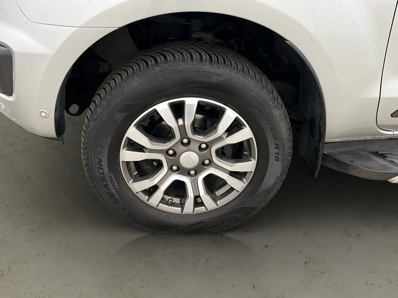 Vehicle image 32