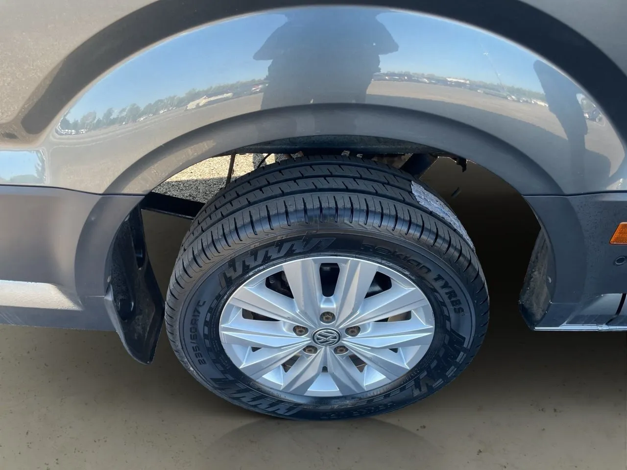 Vehicle image 30