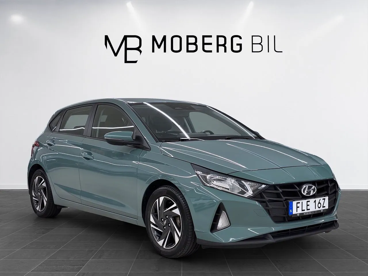 Vehicle image 6