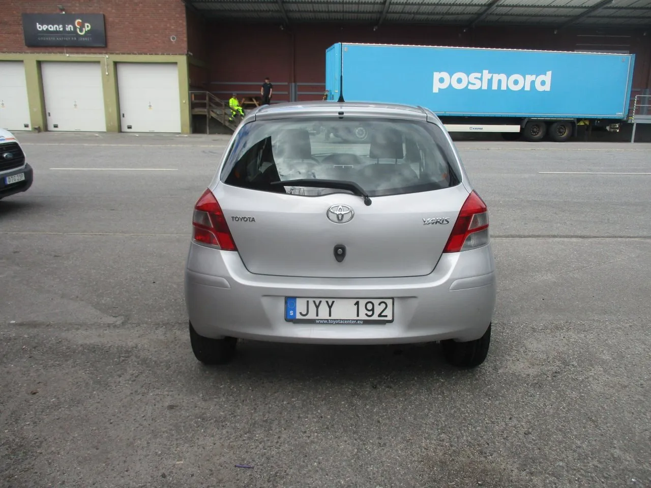 Vehicle image 5