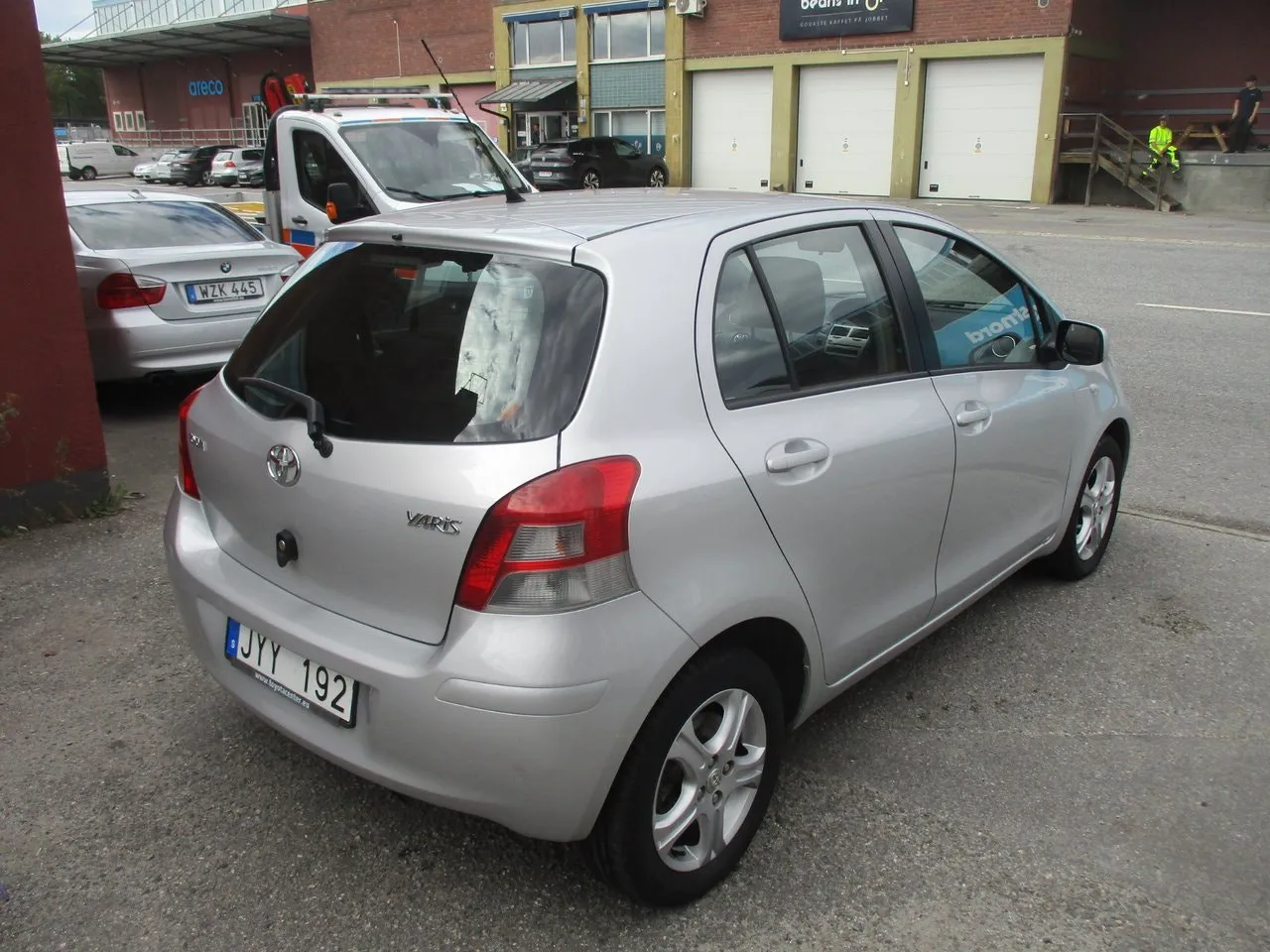 Vehicle image 4