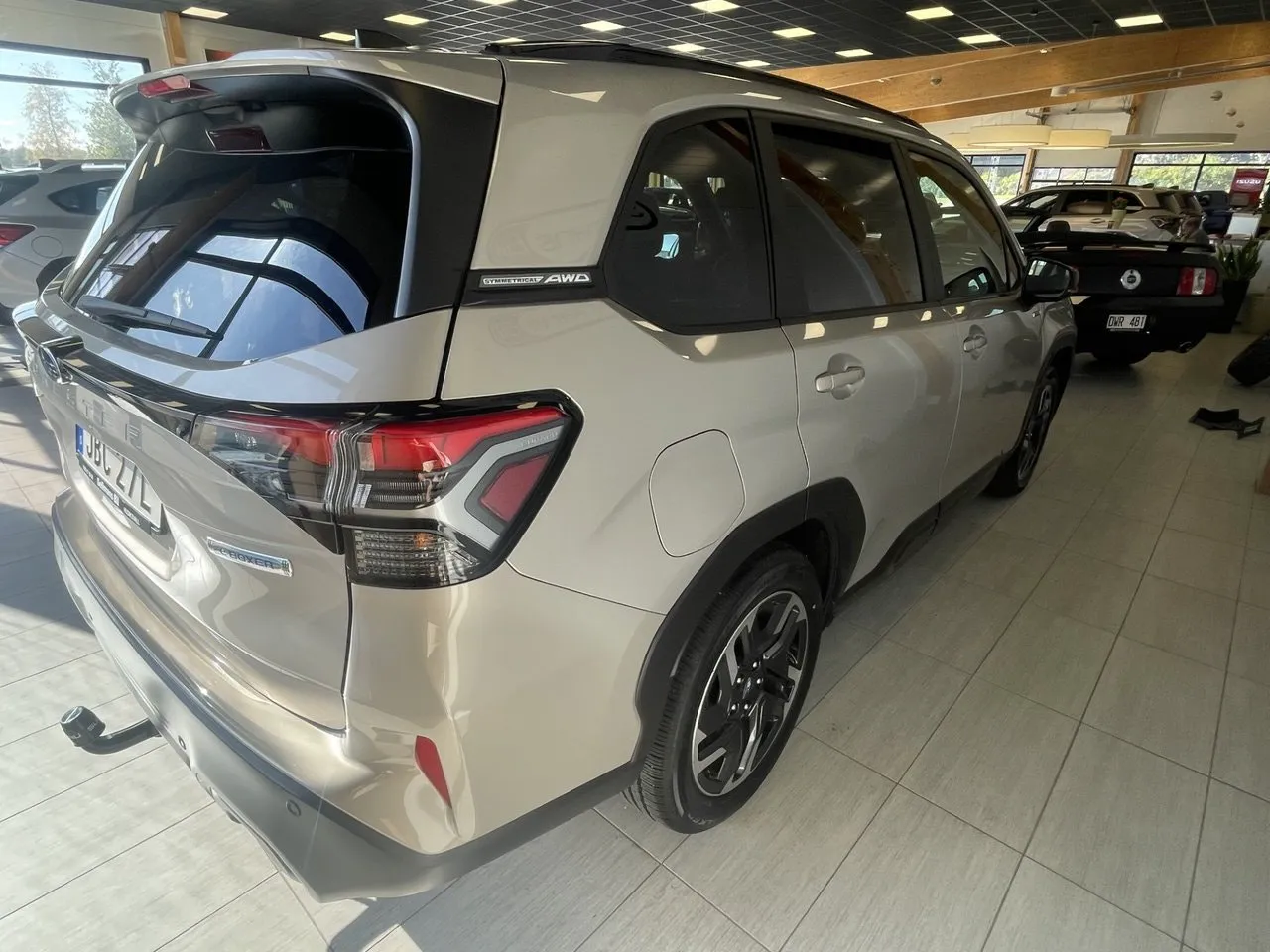Vehicle image 4