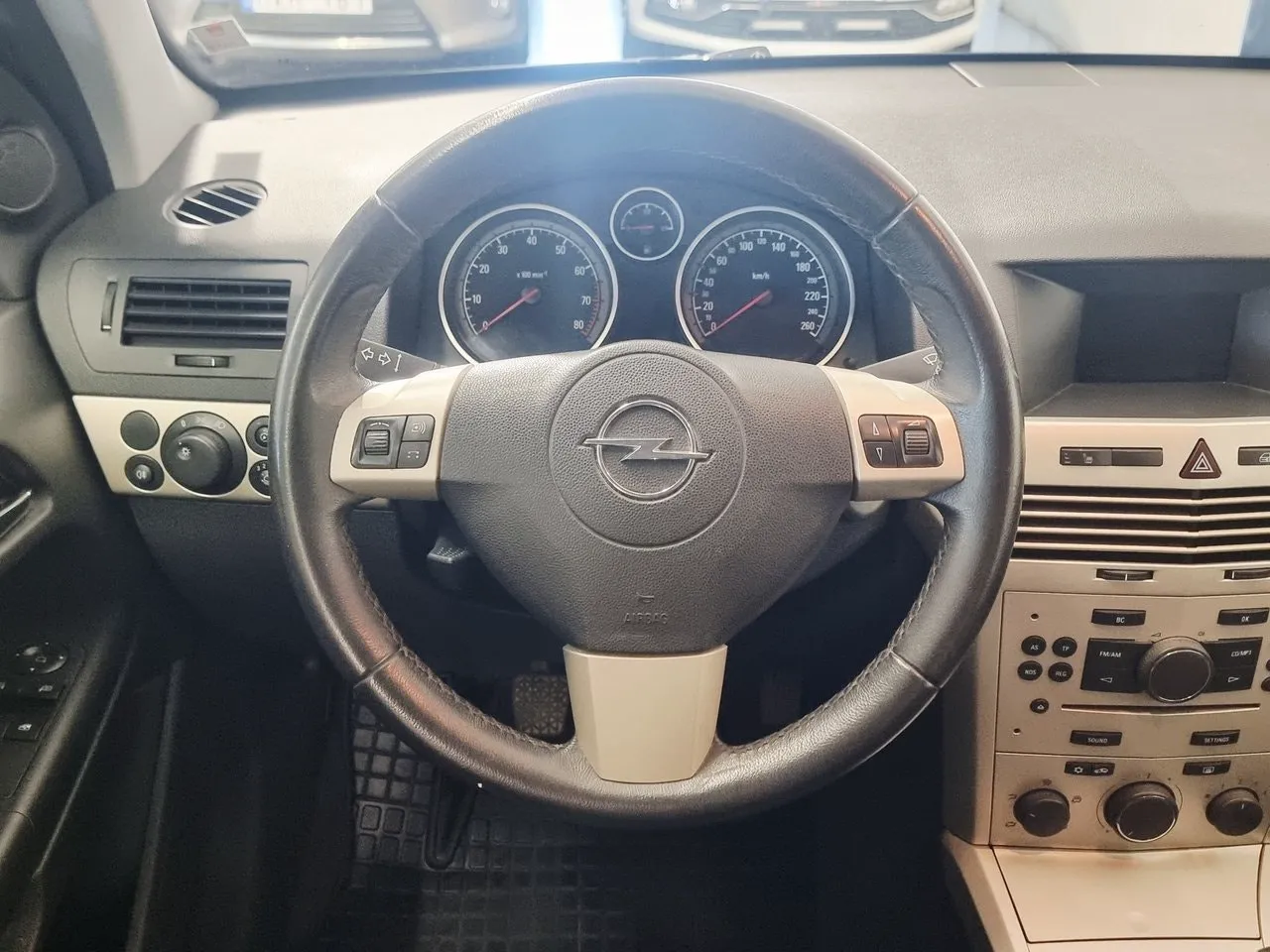 Vehicle image 9