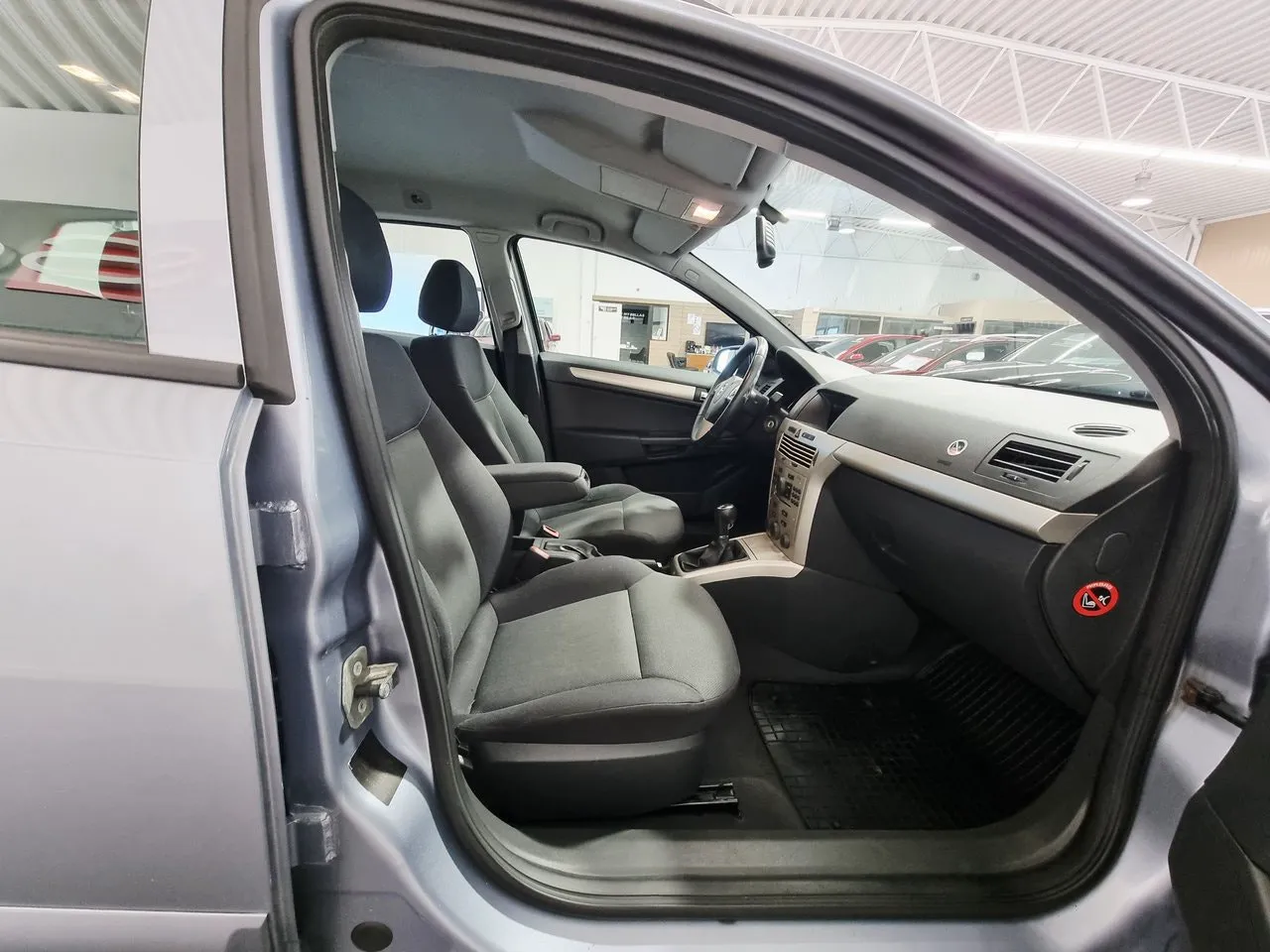 Vehicle image 13