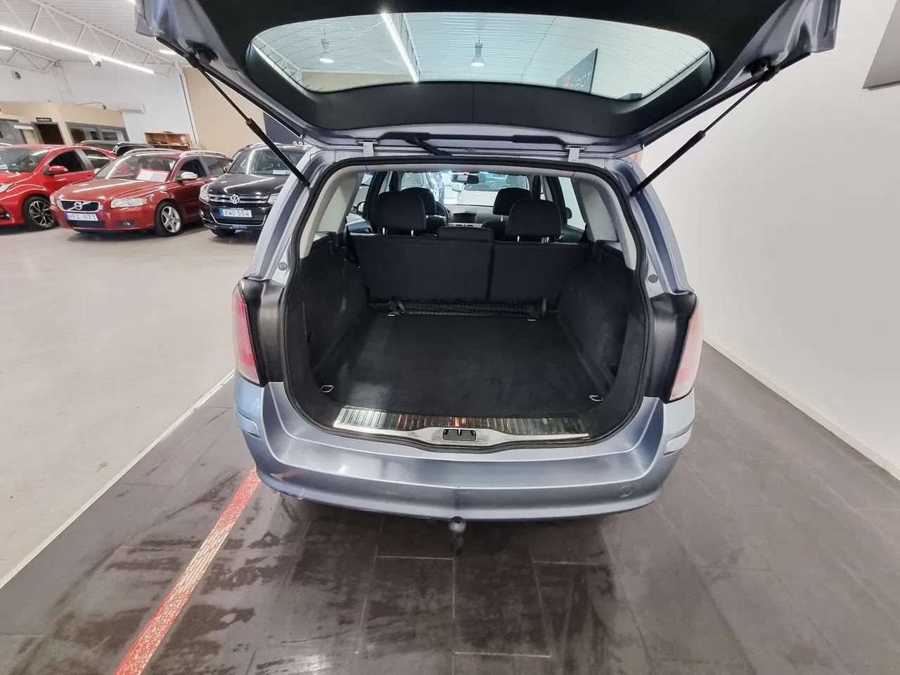 Vehicle image 18