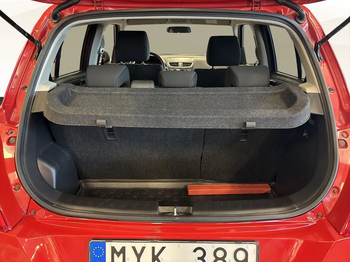 Vehicle image 9