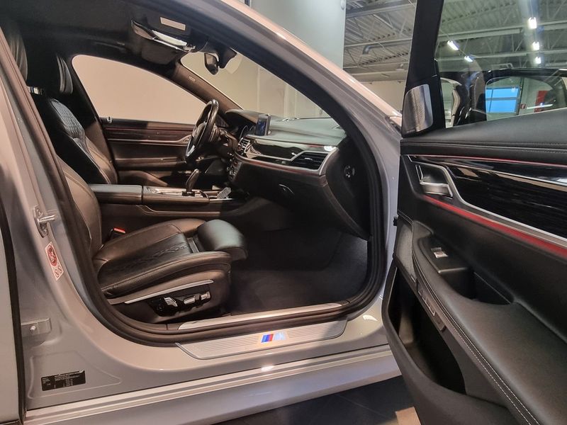 BMW 740 bild 7