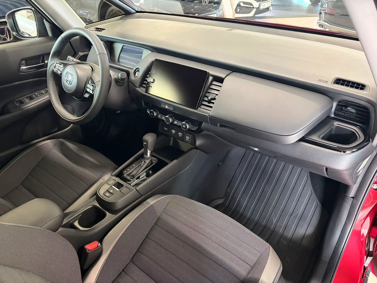 Vehicle image 6