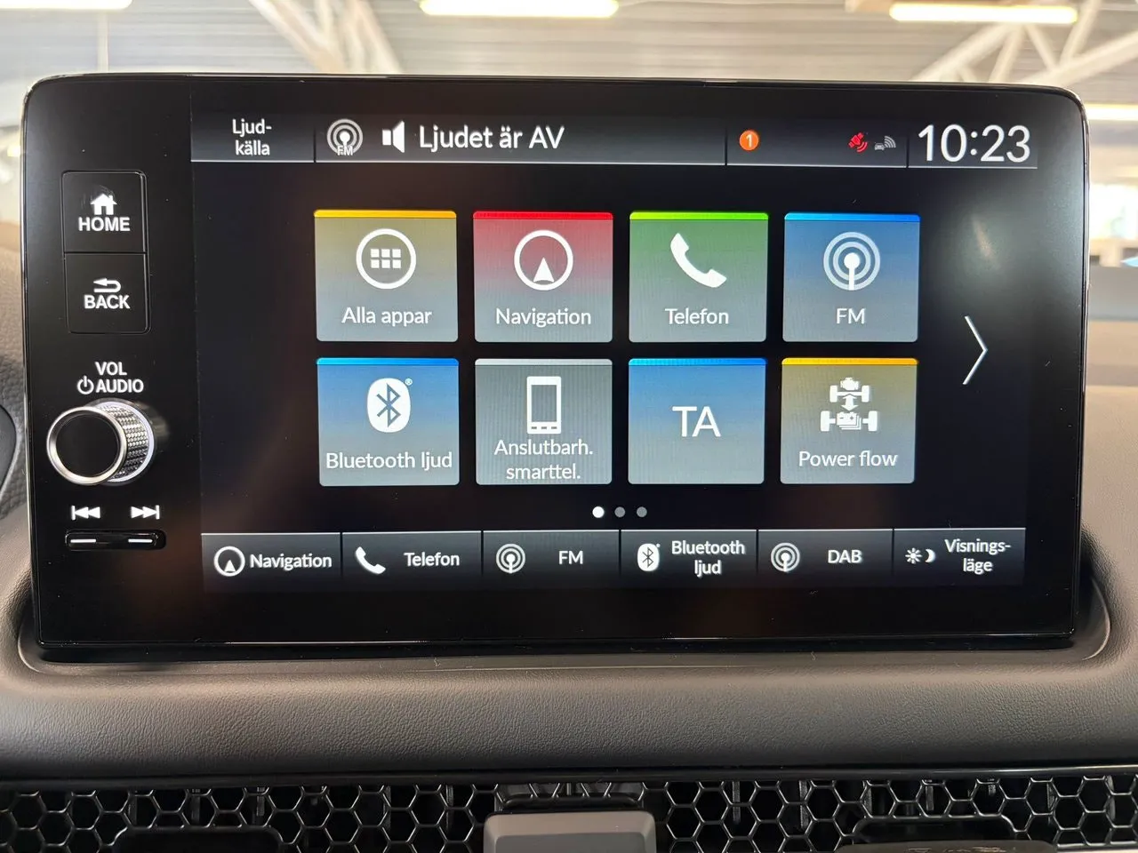 Vehicle image 18