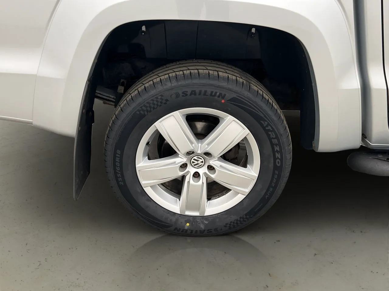 Vehicle image 32