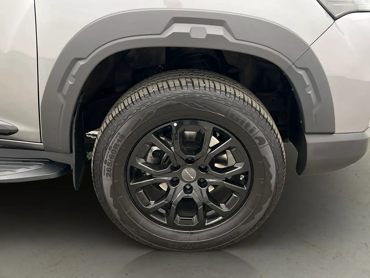 Vehicle image 32