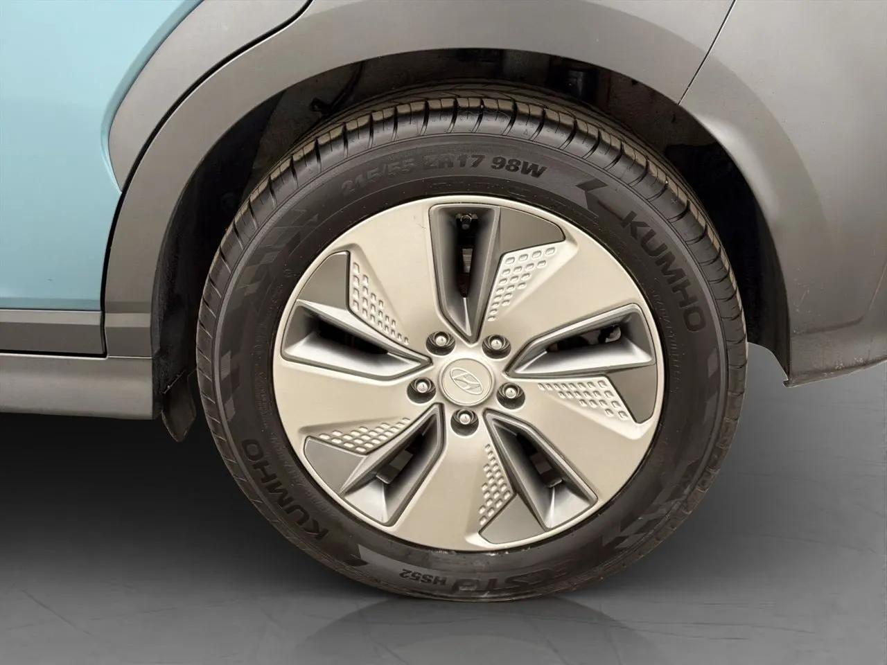 Vehicle image 30