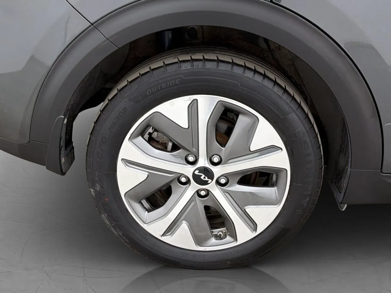Vehicle image 30