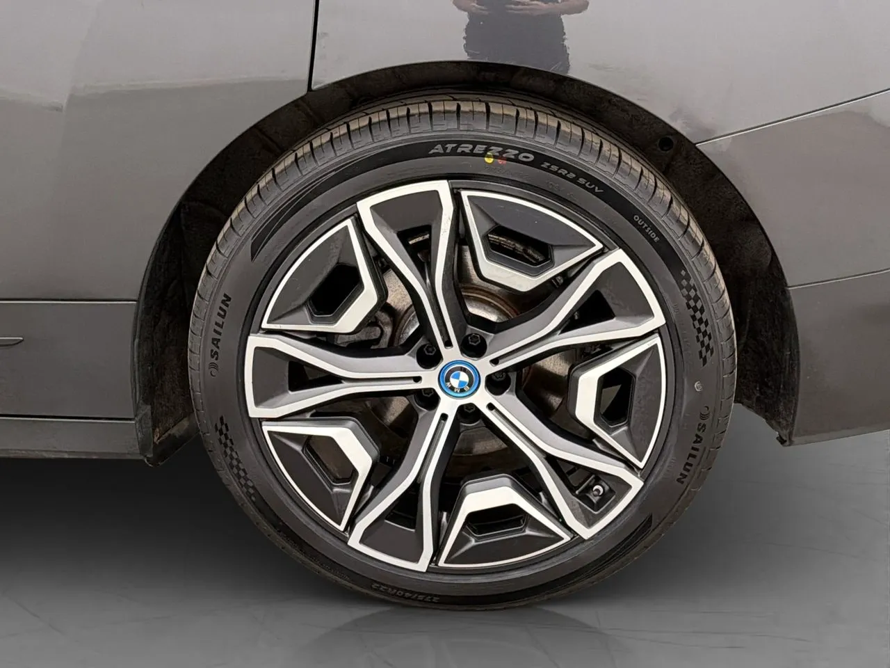 Vehicle image 32