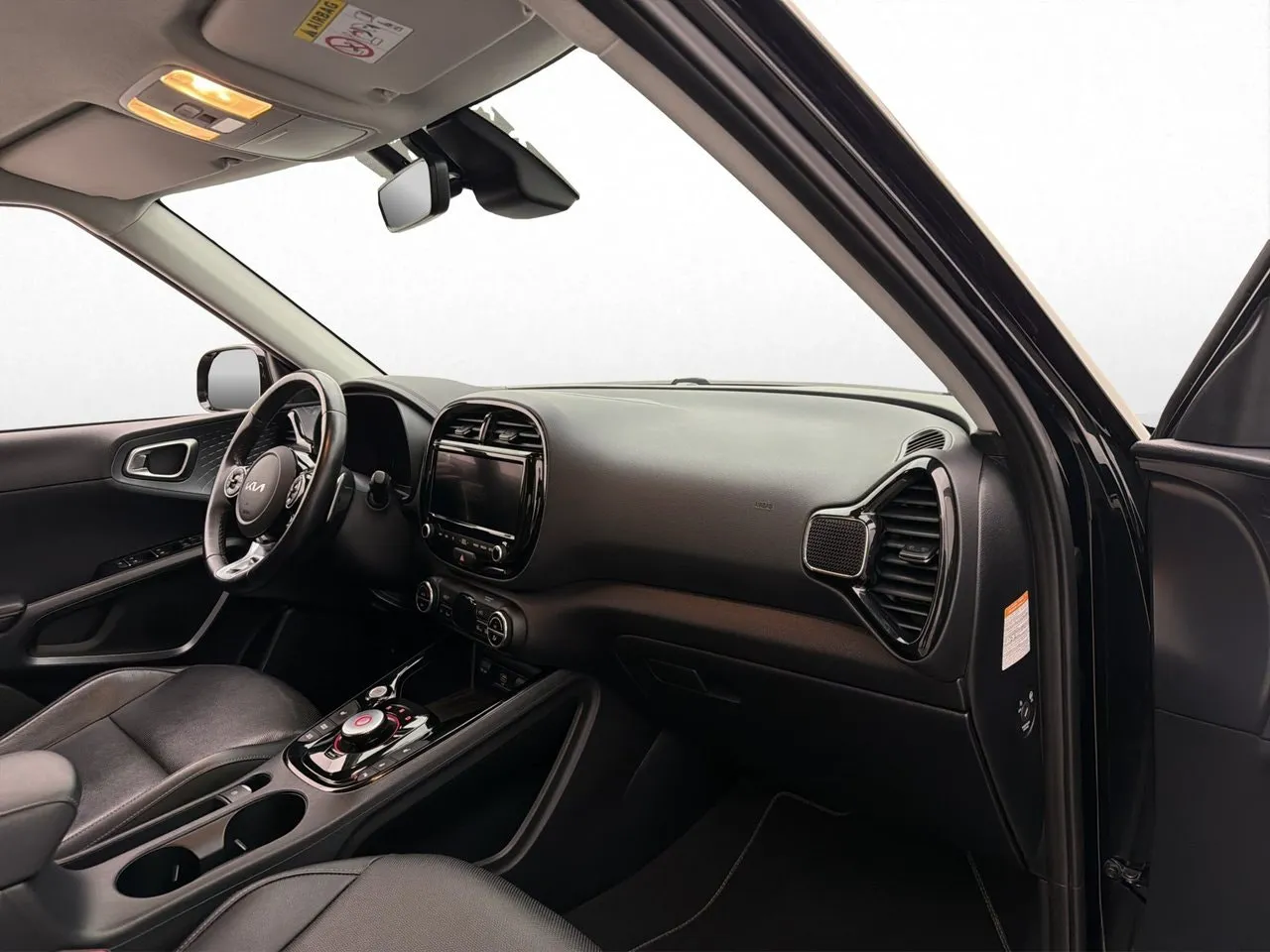 Vehicle image 25