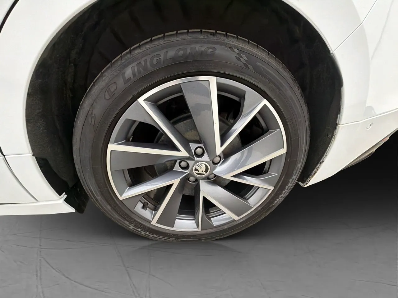 Vehicle image 35