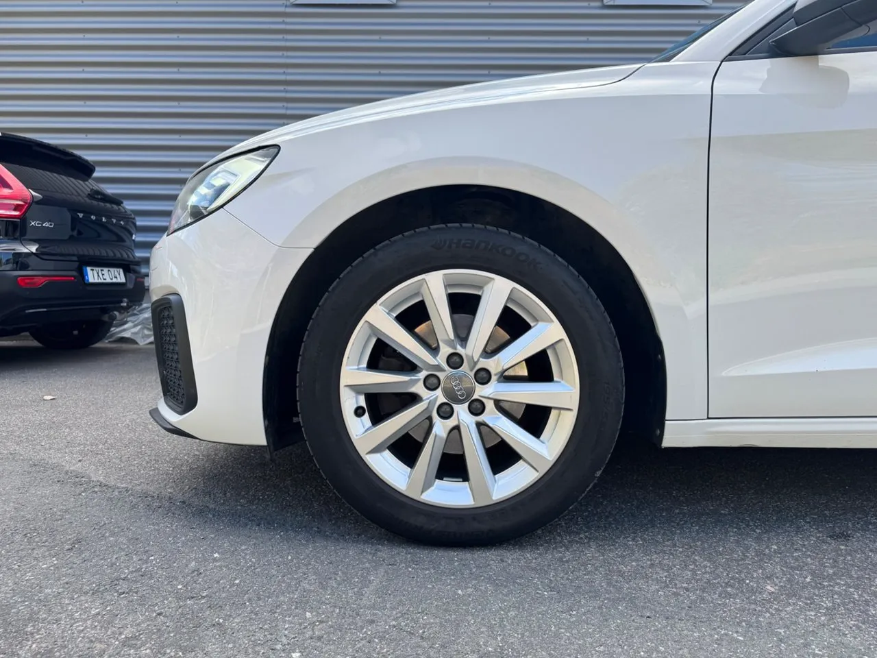 Vehicle image 8