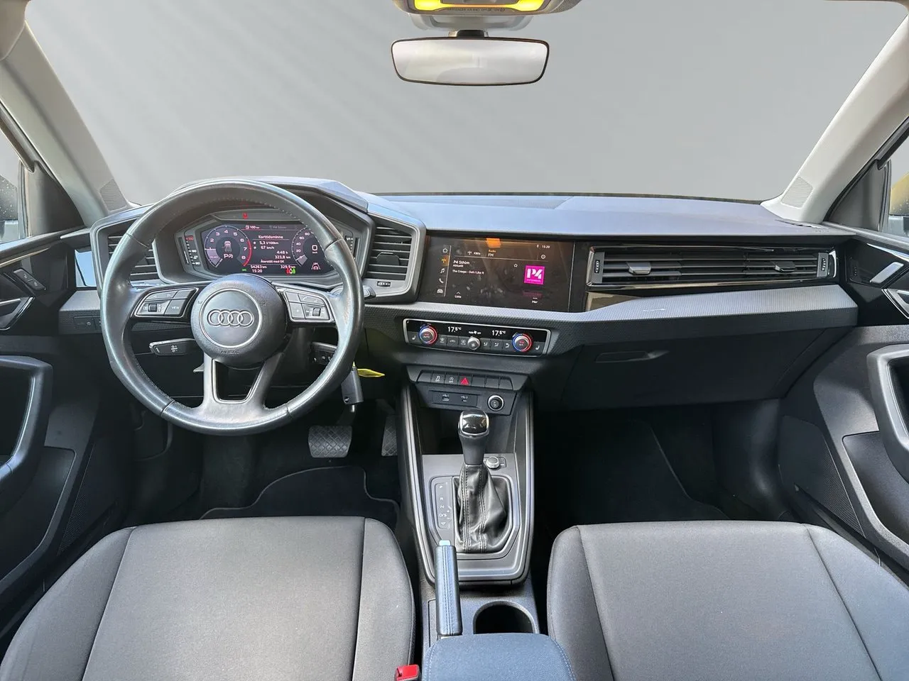 Vehicle image 11