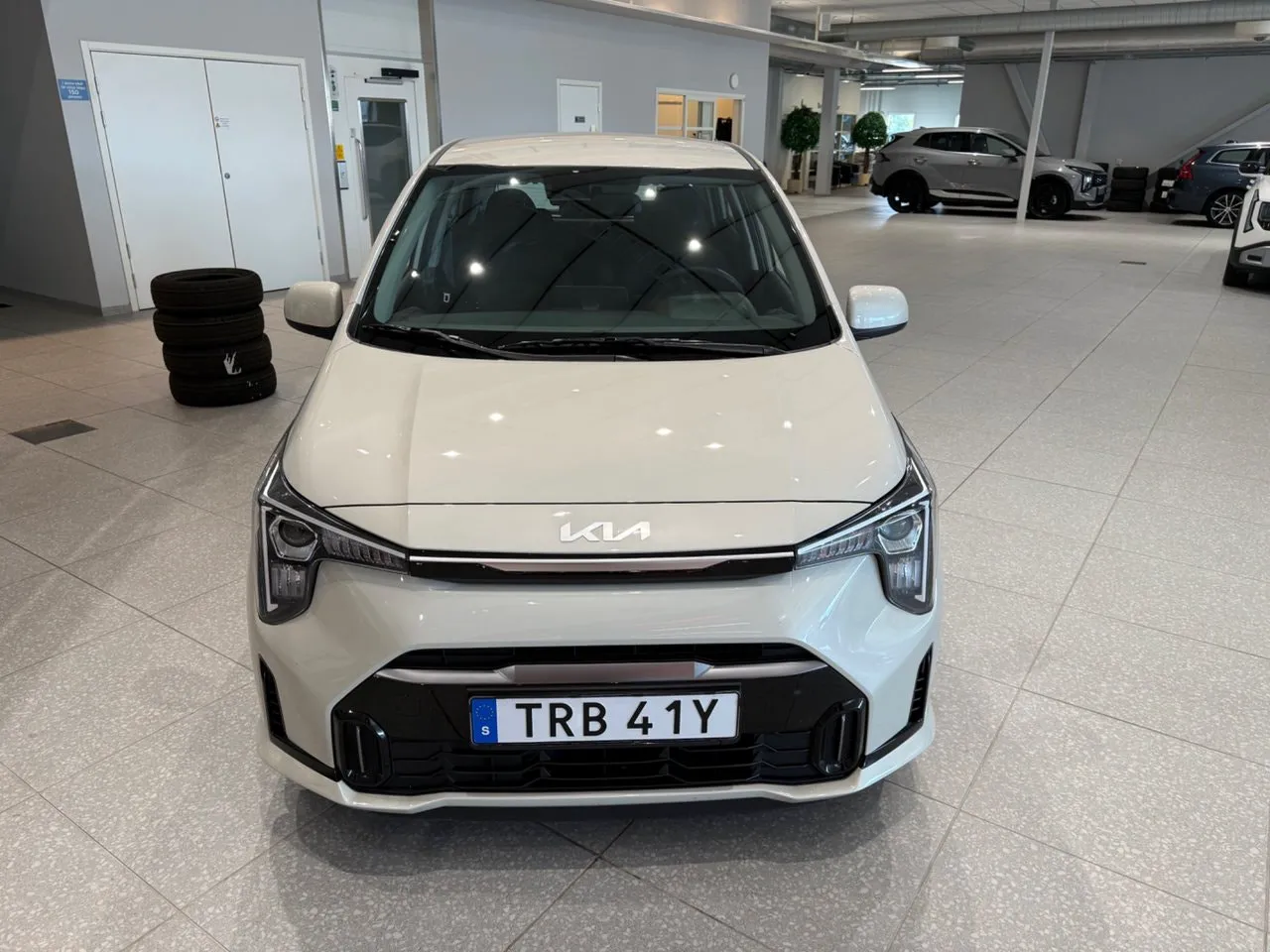 Vehicle image 8