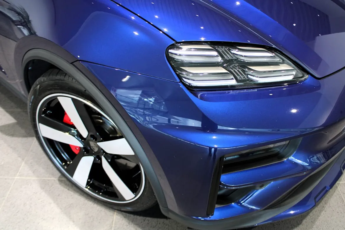 Vehicle image 8