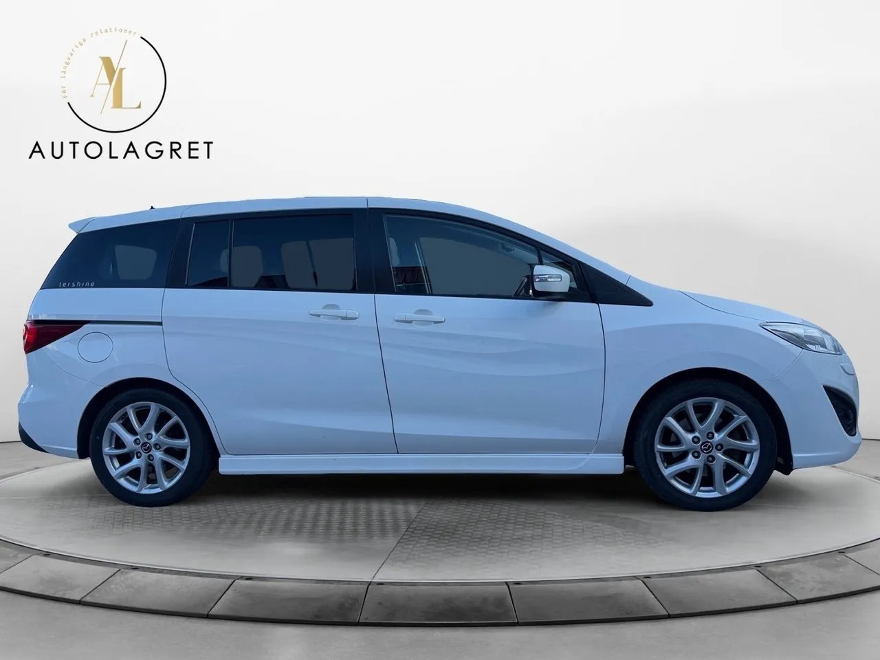 Vehicle image 7