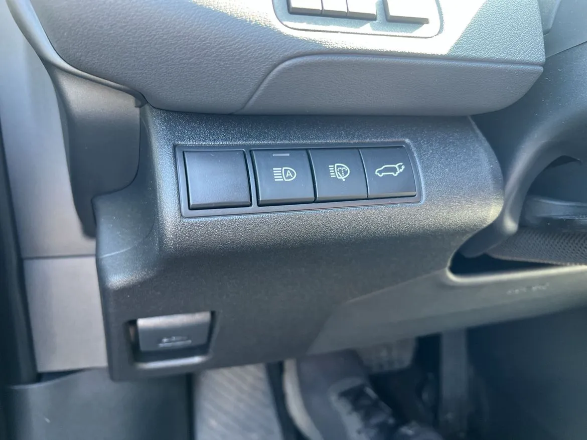 Vehicle image 24