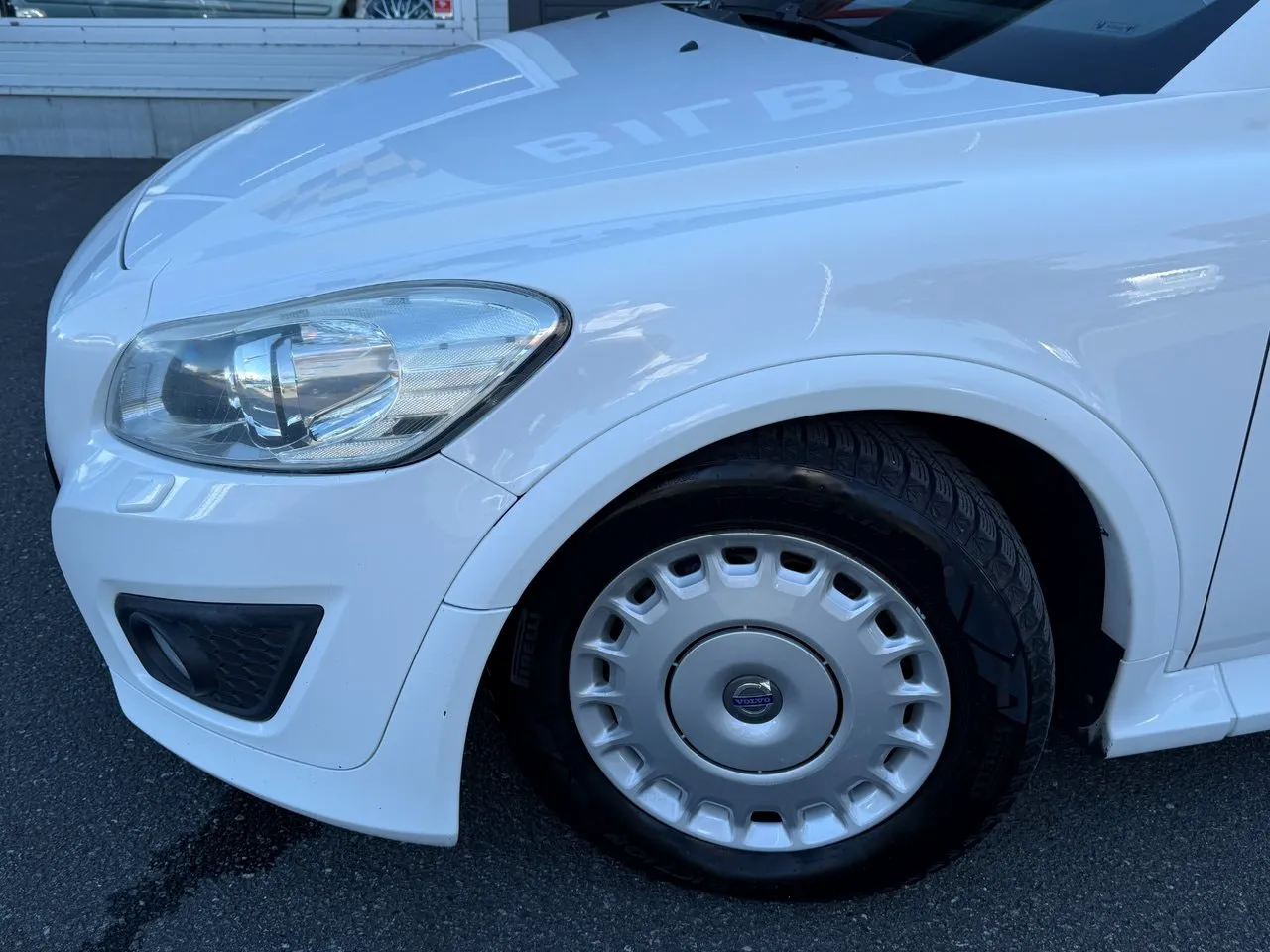 Vehicle image 7