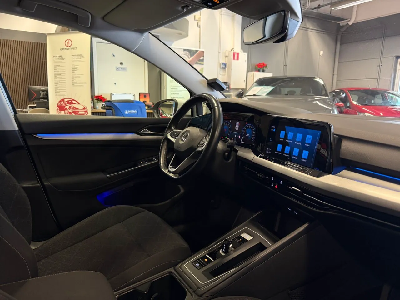 Vehicle image 21