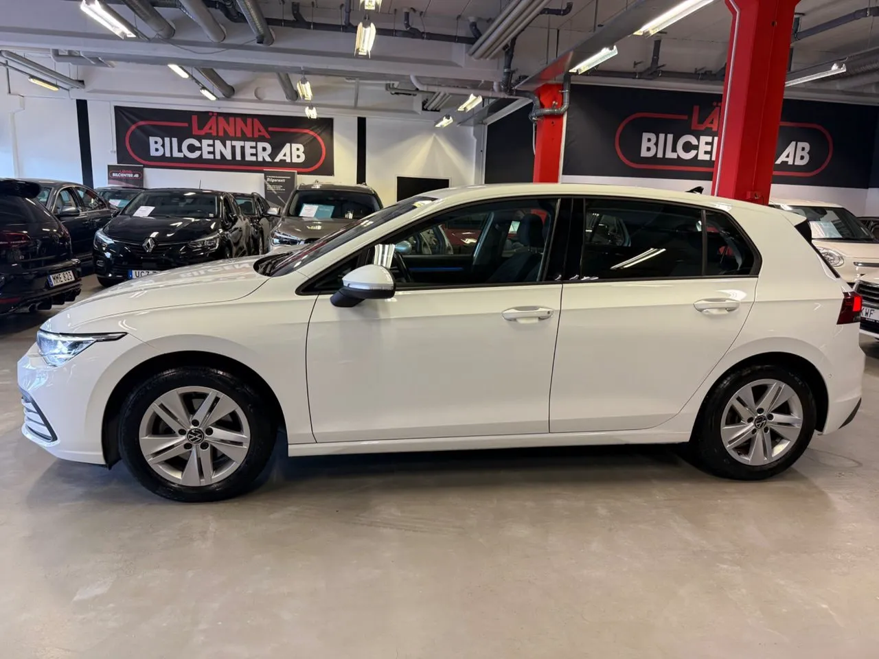 Vehicle image 7