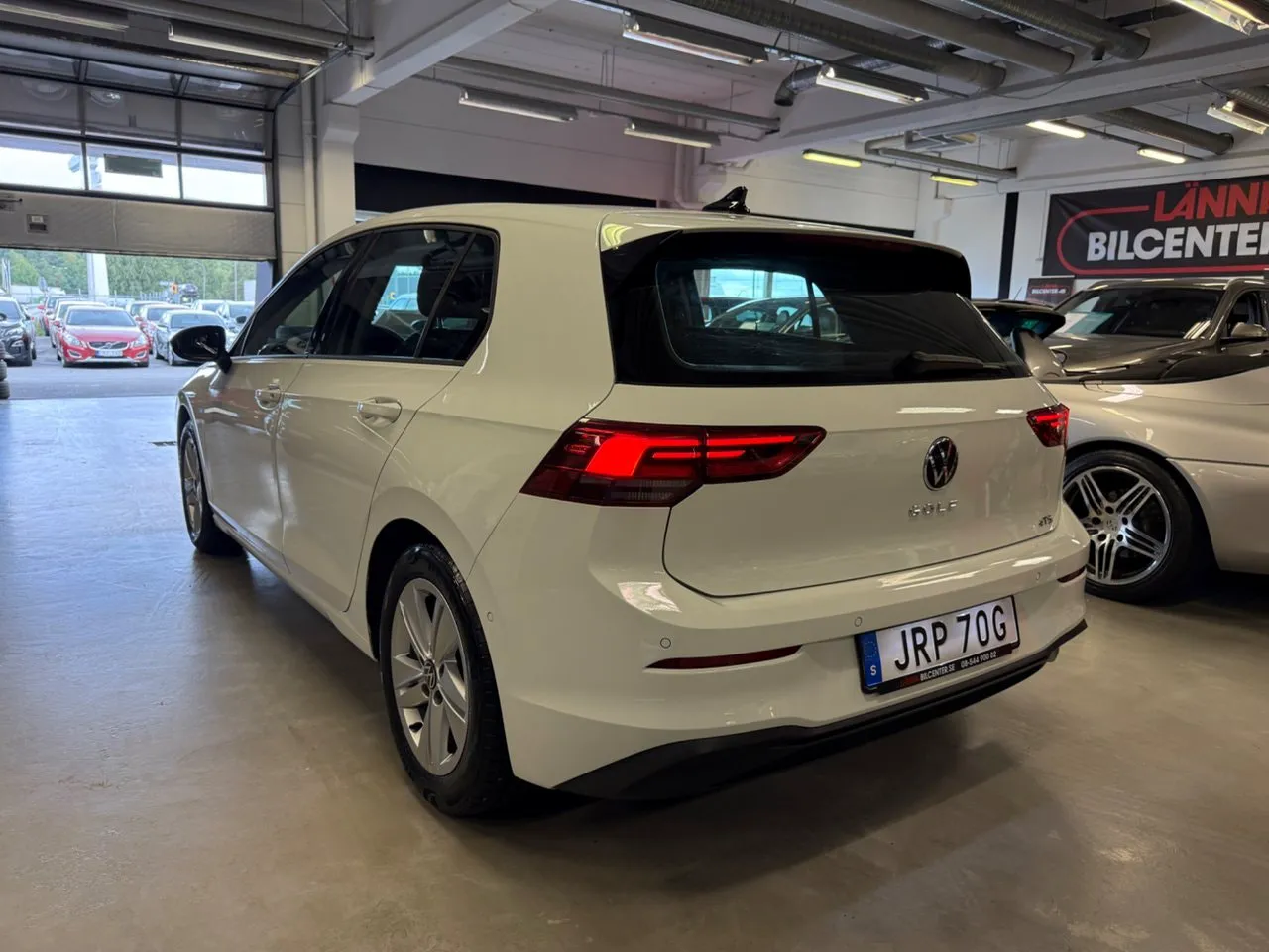 Vehicle image 9