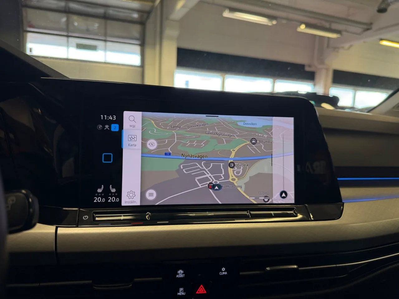 Vehicle image 18
