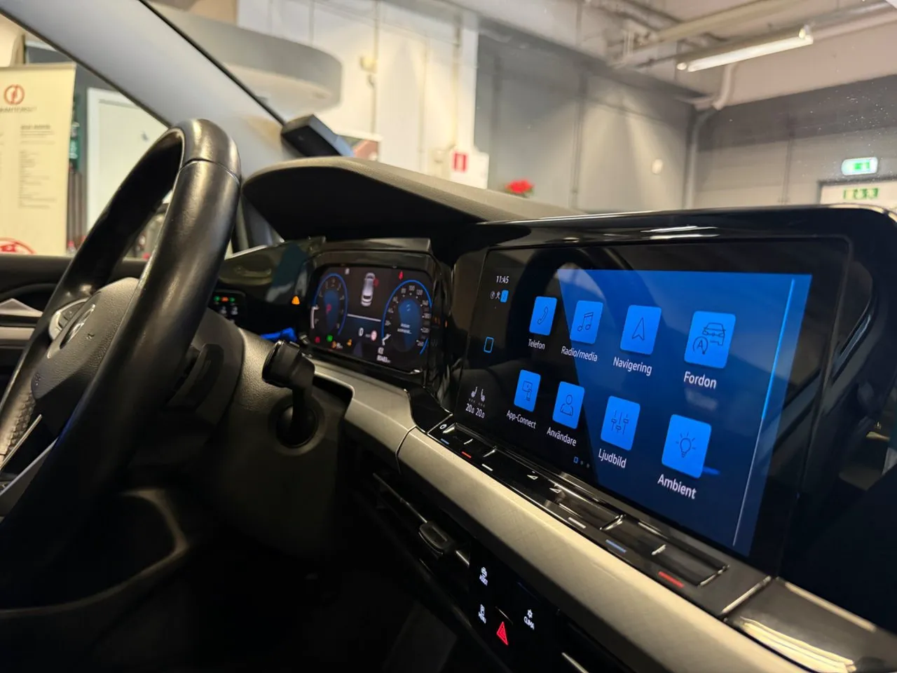 Vehicle image 23