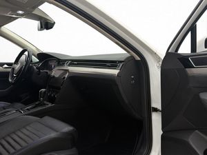 Volkswagen Passat bild 12