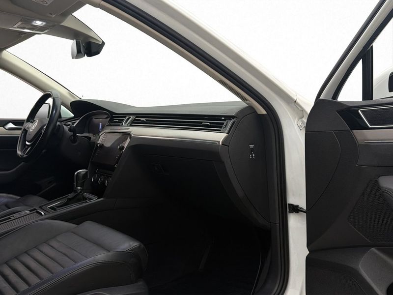 Volkswagen Passat bild 12