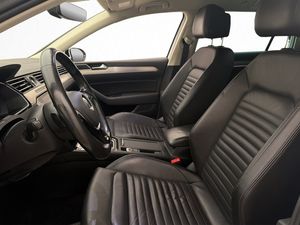 Volkswagen Passat bild 9