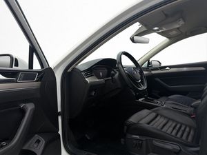 Volkswagen Passat bild 8