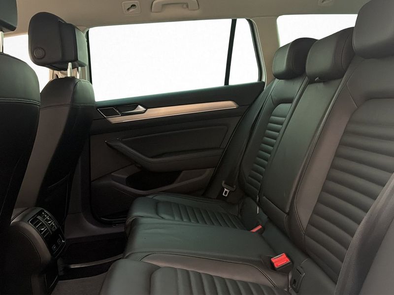 Volkswagen Passat bild 13