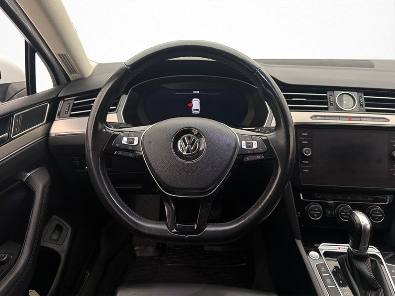 Volkswagen Passat bild 11