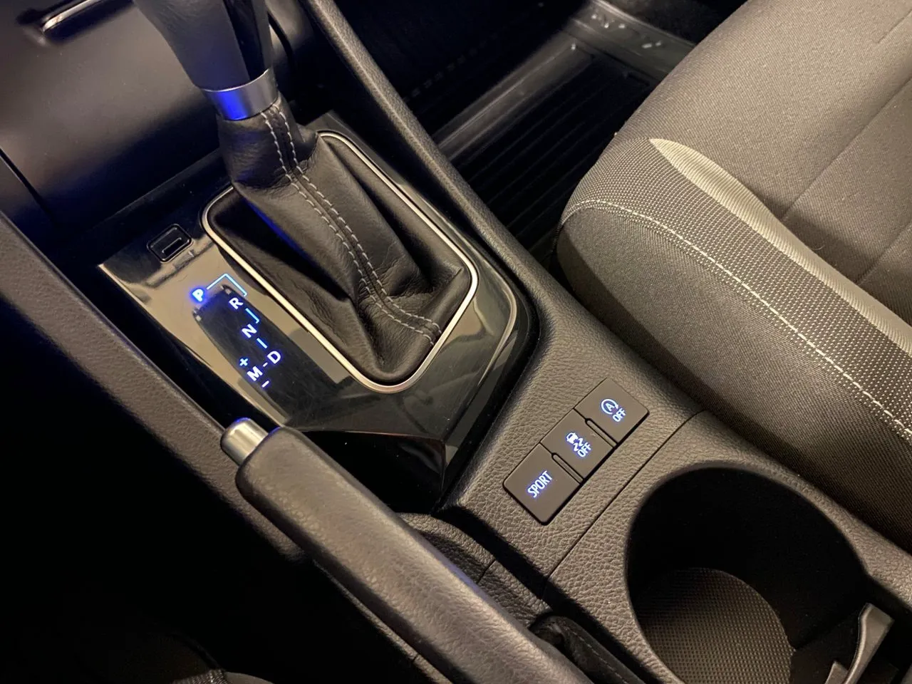 Vehicle image 14