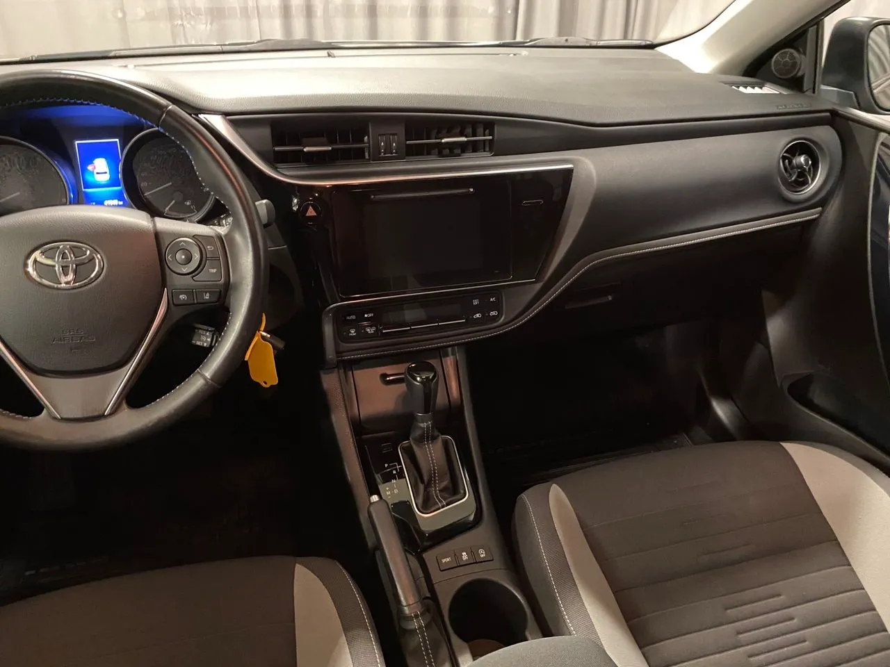 Vehicle image 7