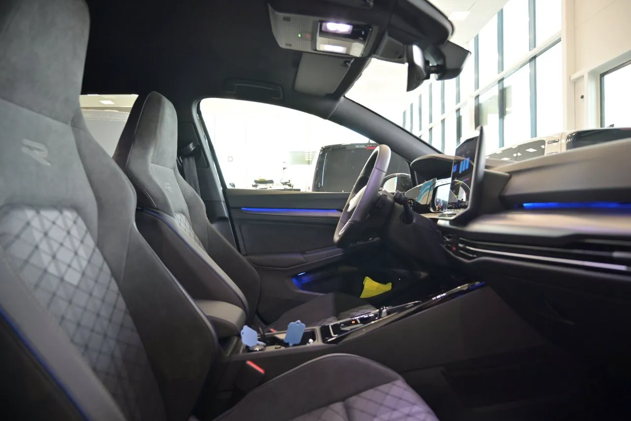 Vehicle image 21