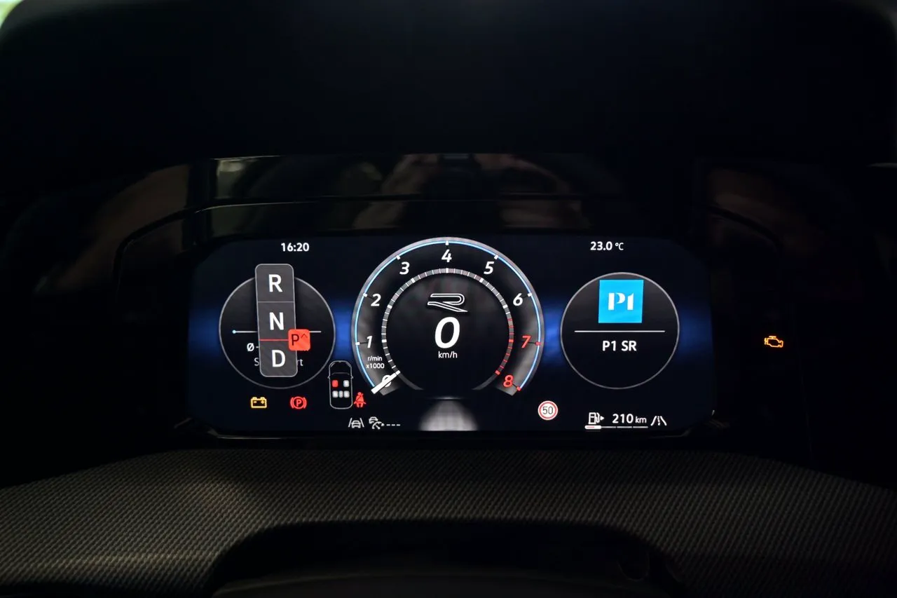 Vehicle image 15