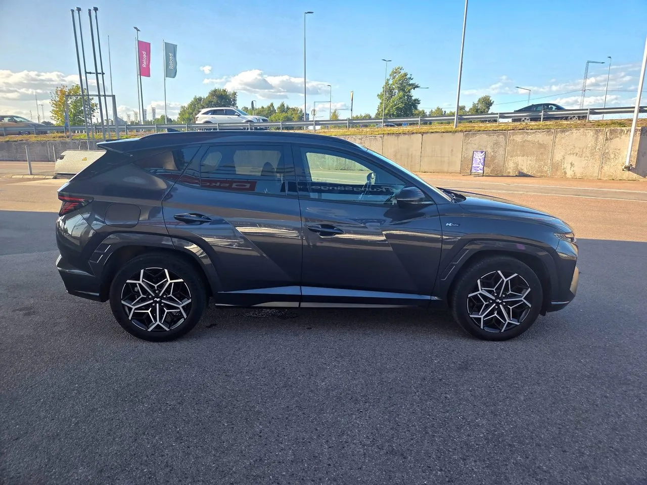 Vehicle image 13